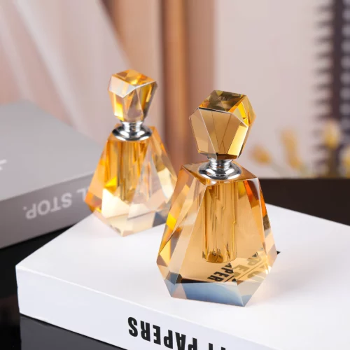 Wysoka-g-o-no-kryszta-owa-butelka-do-perfum-z-pr-tem-szklanym-kryszta-owe-butelki-1.webp
